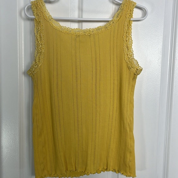 Banana Republic Yellow Frilled Tank | $5 with Purchase!| Size XL - Picture 5 of 6
